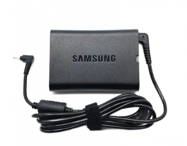 Original Samsung 305U1A-A02 305U1A-A03 Netzteil + Ladekabel